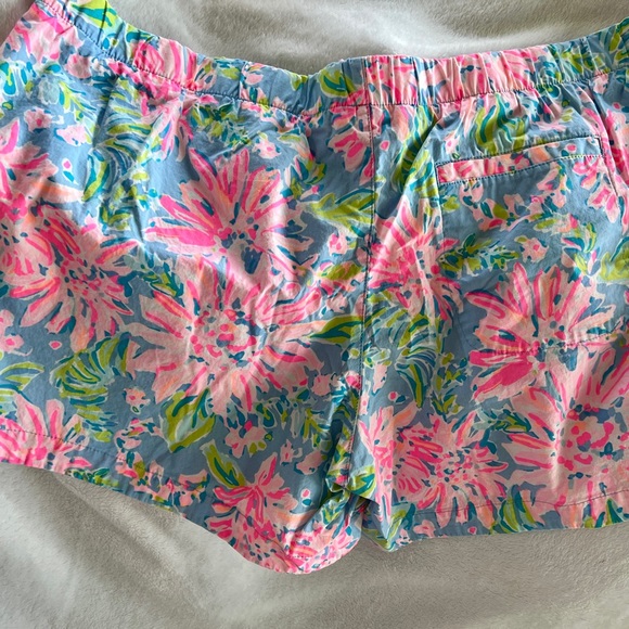 Lilly Pulitzer Ocean View Board shorts - Picture 2 of 2